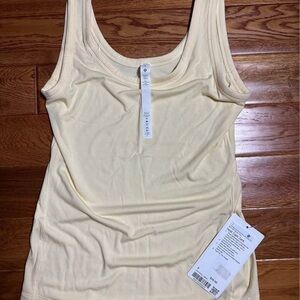 Lululemon Athletica hold tight tank